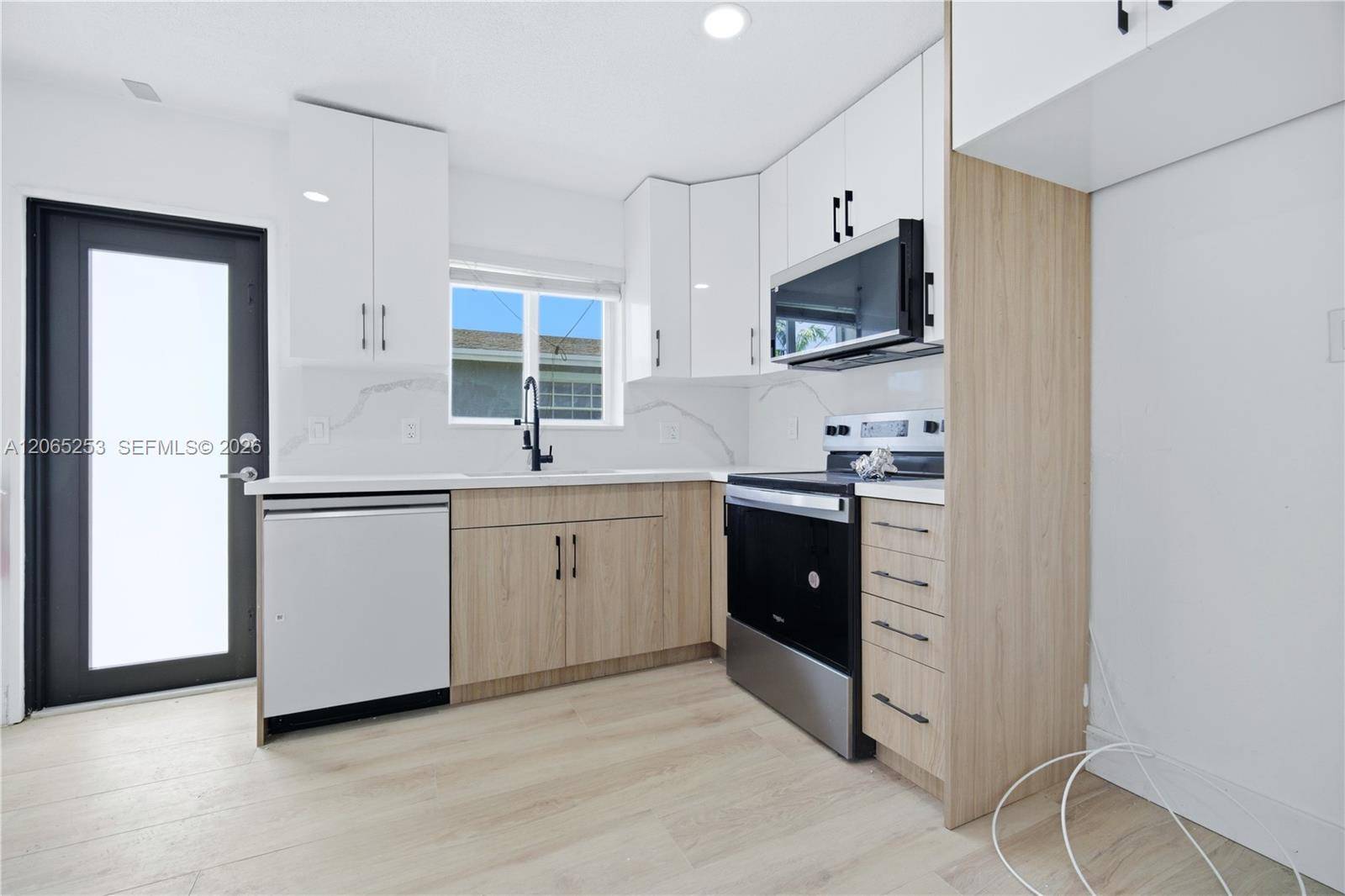 2209 SW 61st AveMiramar - picture