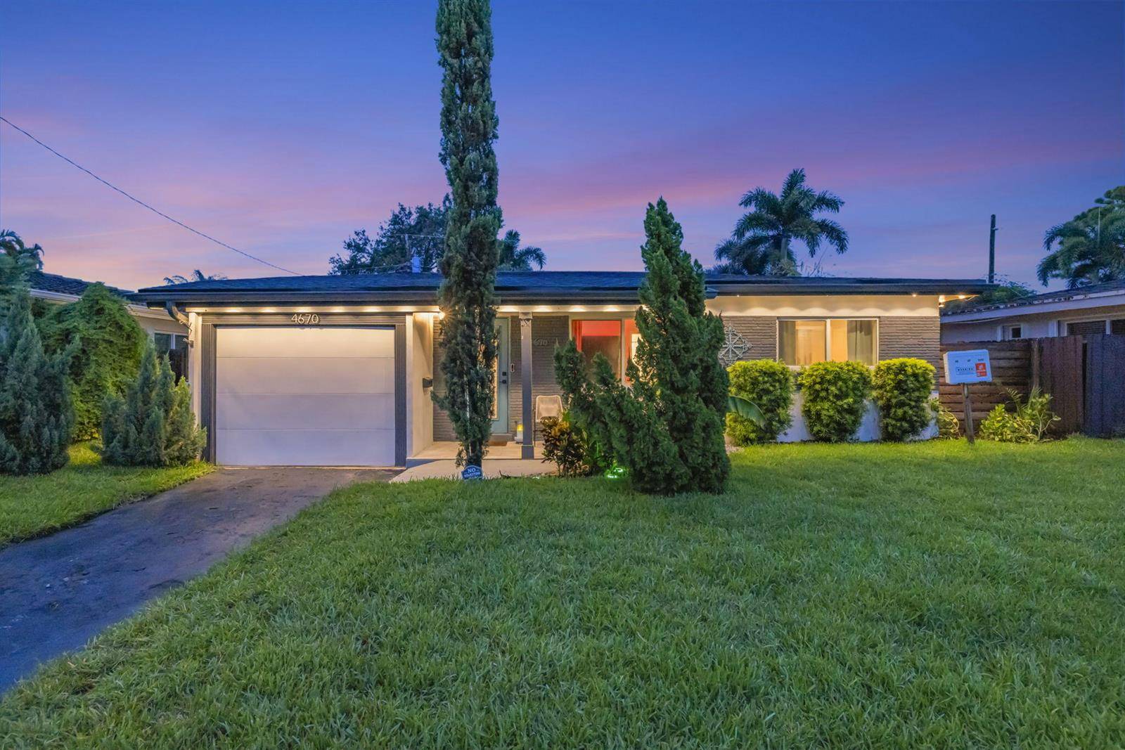 4670 NE 4THOakland Park - picture