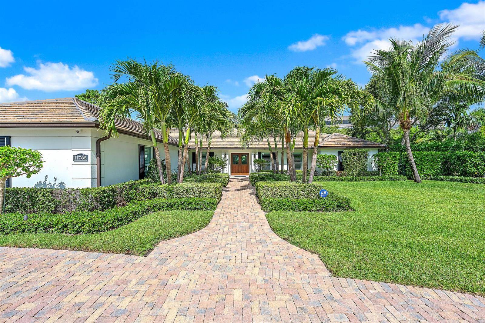 11785 Lake ShoreNorth Palm Beach - picture