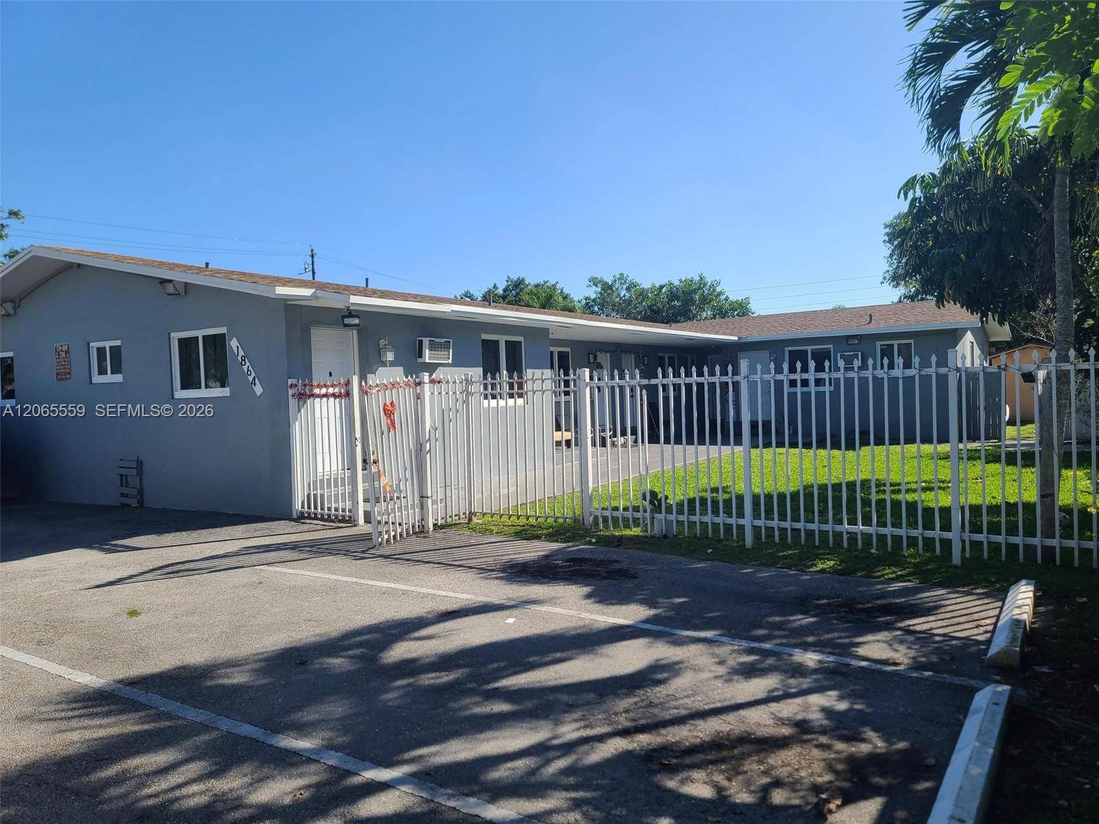 1864 NW 28th StMiami - picture
