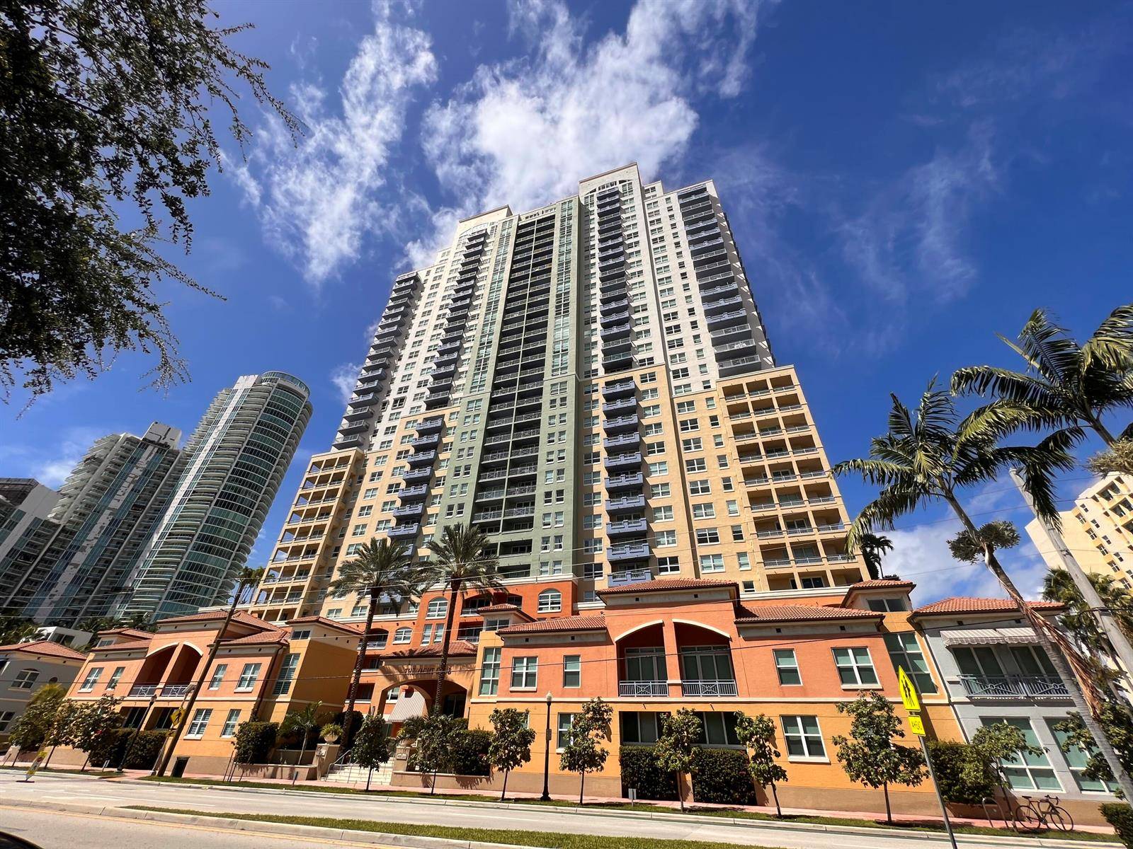 90 ALTONMiami Beach - YACHT CLUB AT PORTOFINO CO condo unit 2110 - picture