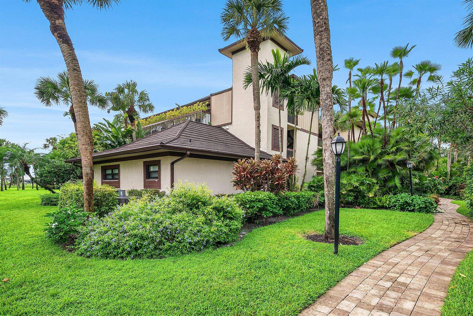 13388 POLOWellington - HURLINGHAM CONDO,PALM BEACH POLO condo unit 0201 - picture
