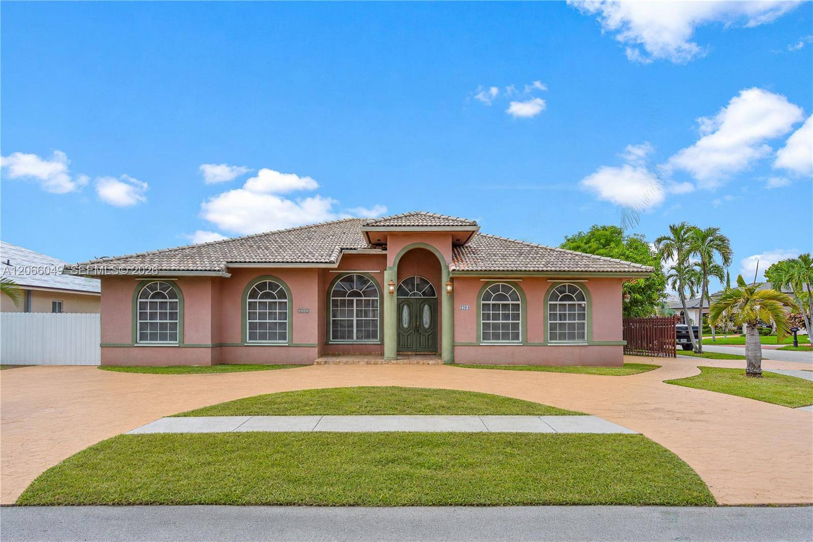 2204 SW 142nd CtMiami - picture