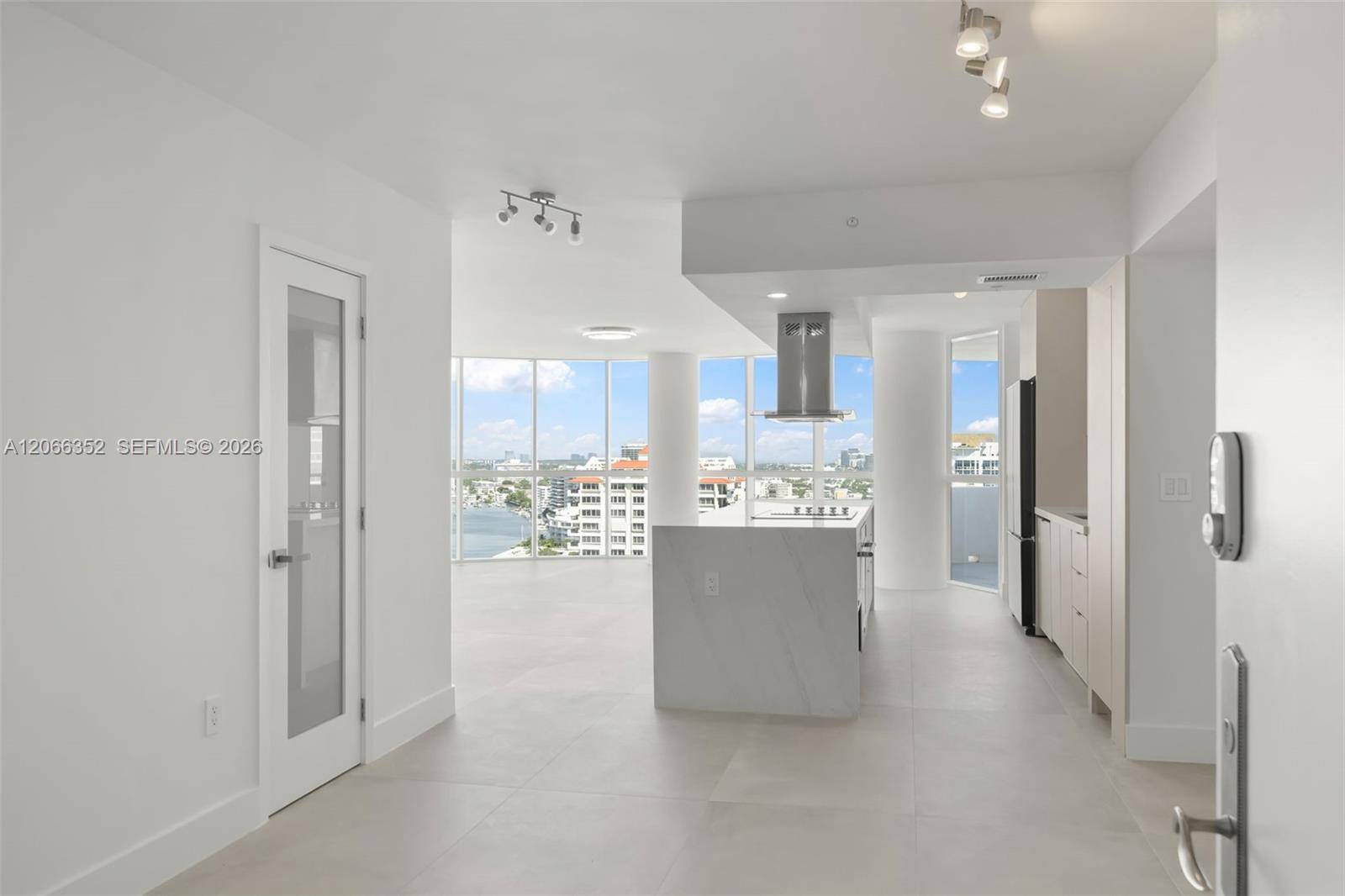 6301 Collins AveMiami Beach - LA GORCE PALACE CONDO condo unit 2307 - picture