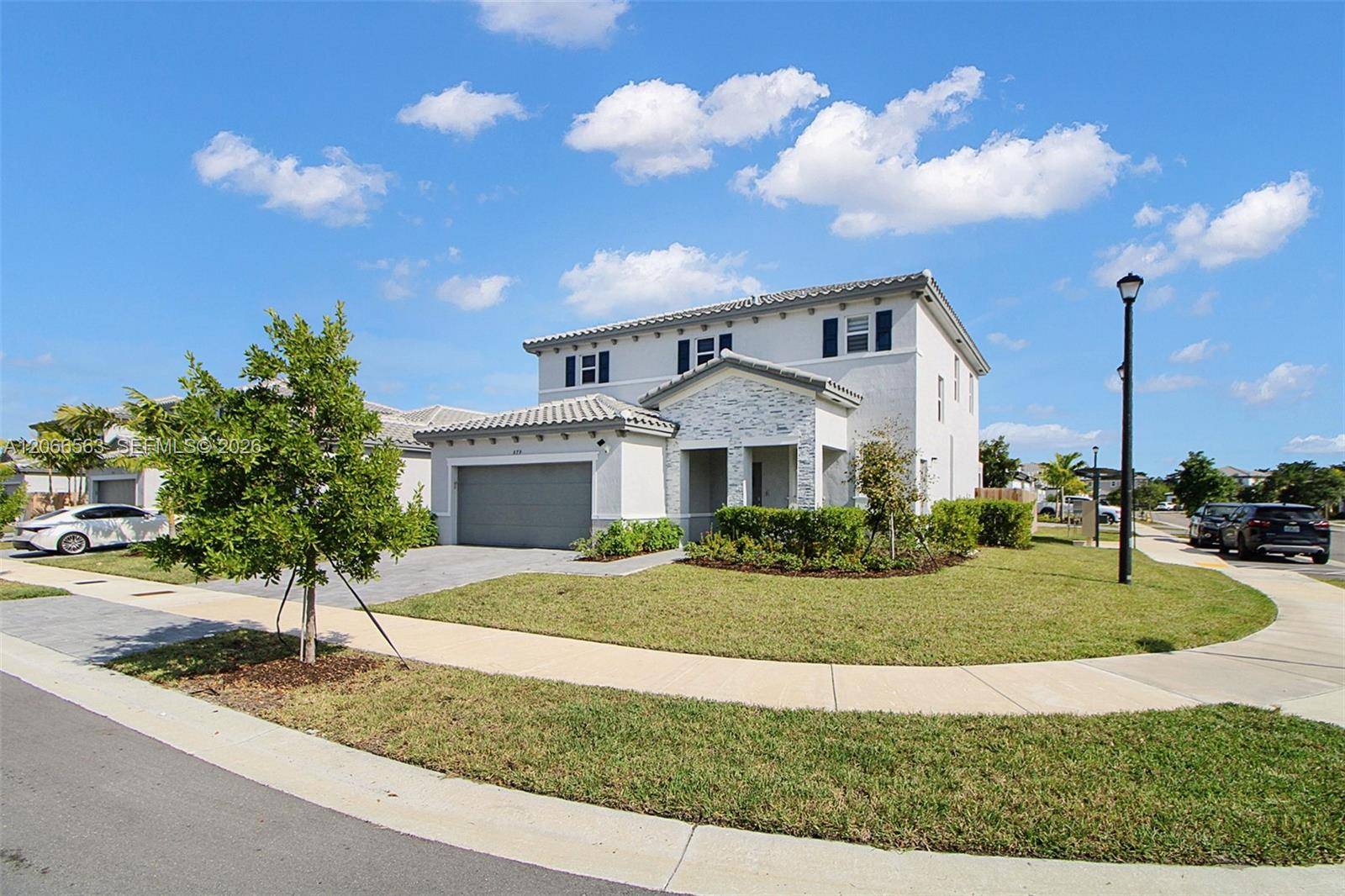 879 SE 26th TerHomestead - picture