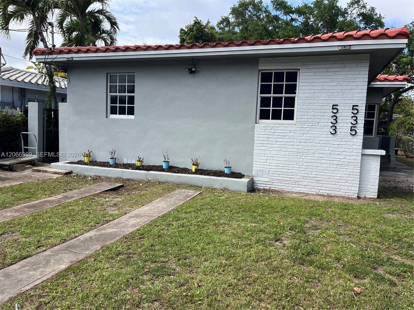 533-535 NE 67th StMiami - picture