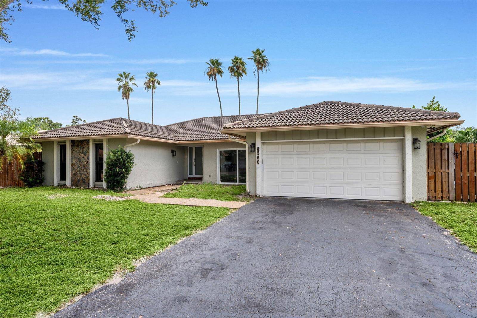 8560 NW 2ndCoral Springs - picture