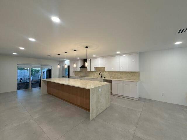 8971 NW 33RDCoral Springs - CORAL SPRINGS VILLAGE GREE condo unit E-W - picture