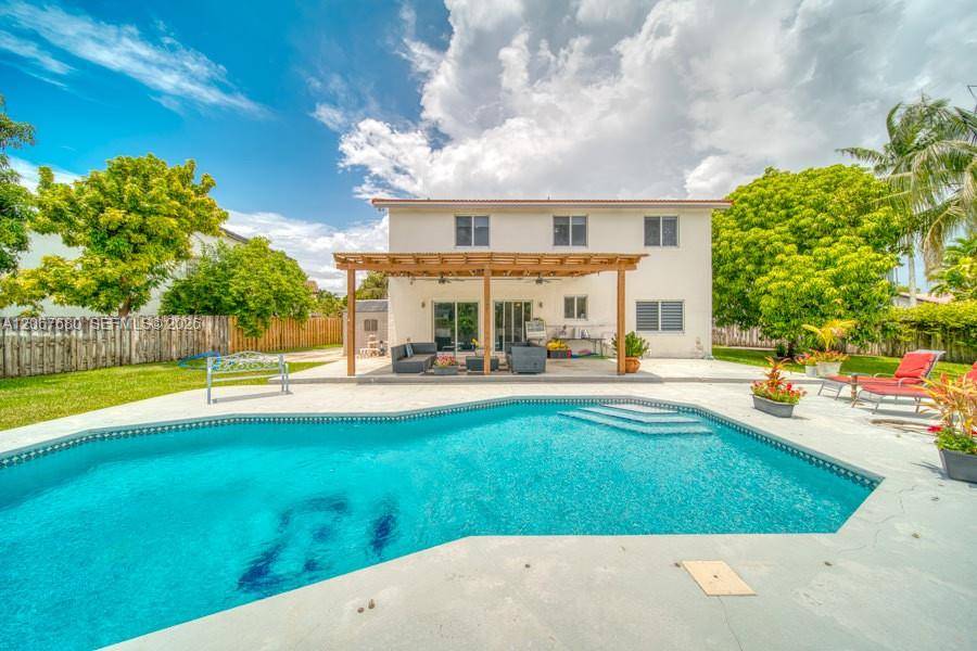 8611 SW 207th TerCutler Bay - picture