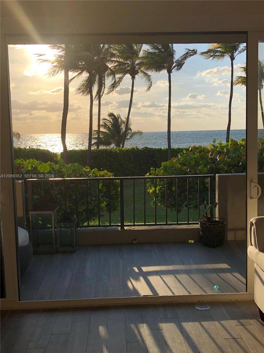 201 Crandon BlvdKey Biscayne - KEY COLONY NO 1 condo unit 175 - picture